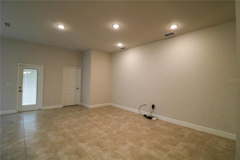 House in Davenport, Florida 3 bedrooms, 183.02 sq.m. № 1804000 - photo 6