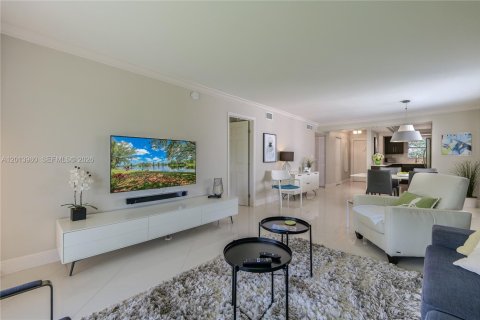 Condominio en venta en Lauderhill, Florida, 2 dormitorios, 101.45 m2 № 2076170 - foto 5