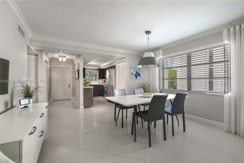 Condominio en venta en Lauderhill, Florida, 2 dormitorios, 101.45 m2 № 2076170 - foto 7