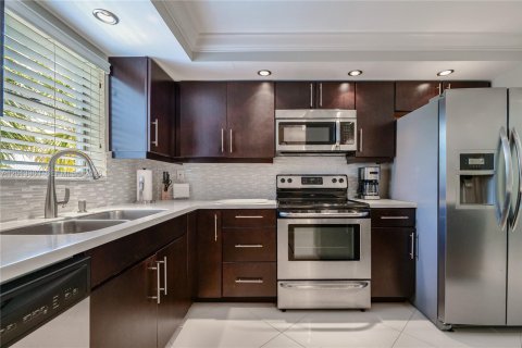 Condominio en venta en Lauderhill, Florida, 2 dormitorios, 101.45 m2 № 2076170 - foto 12