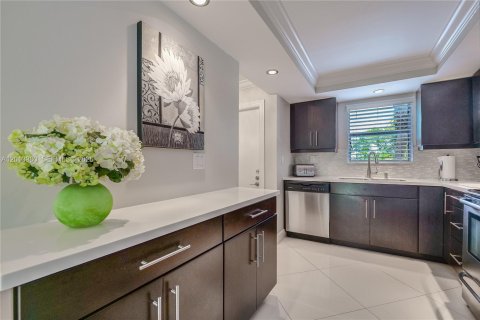 Condominio en venta en Lauderhill, Florida, 2 dormitorios, 101.45 m2 № 2076170 - foto 10