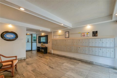 Condominio en venta en Lauderhill, Florida, 2 dormitorios, 101.45 m2 № 2076170 - foto 29