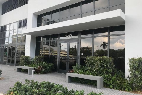 Copropriété à louer à Miami, Floride: 2 chambres, 81.57 m2 № 1990695 - photo 21