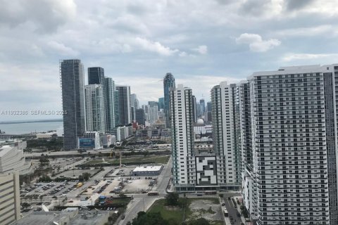 Copropriété à louer à Miami, Floride: 2 chambres, 81.57 m2 № 1990695 - photo 5