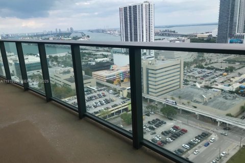 Copropriété à louer à Miami, Floride: 2 chambres, 81.57 m2 № 1990695 - photo 1