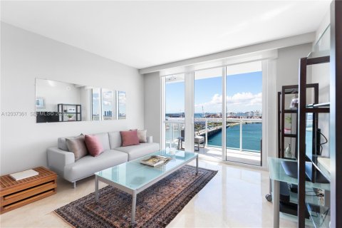 Condo in Miami Beach, Florida, 2 bedrooms  № 2086341 - photo 2
