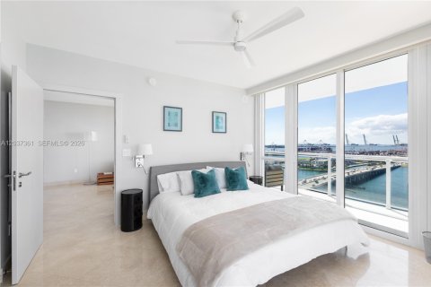 Condo in Miami Beach, Florida, 2 bedrooms  № 2086341 - photo 15