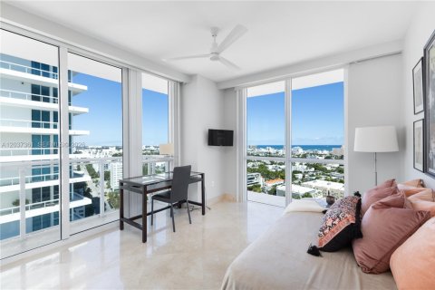 Condo in Miami Beach, Florida, 2 bedrooms  № 2086341 - photo 21