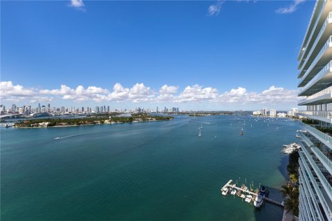 Condo in Miami Beach, Florida, 2 bedrooms  № 2086341 - photo 29