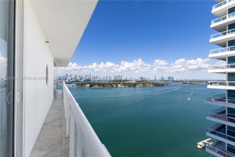 Condo in Miami Beach, Florida, 2 bedrooms  № 2086341 - photo 23