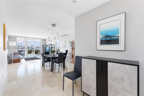 Condo in Miami Beach, Florida, 2 bedrooms  № 2086341 - photo 10