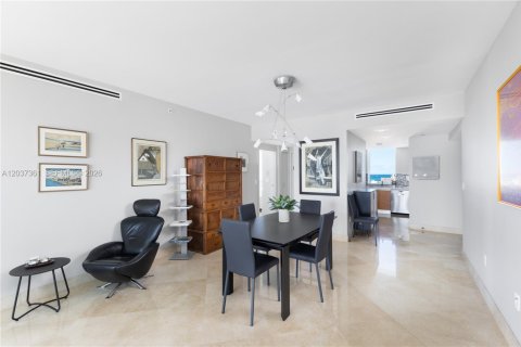 Condo in Miami Beach, Florida, 2 bedrooms  № 2086341 - photo 12