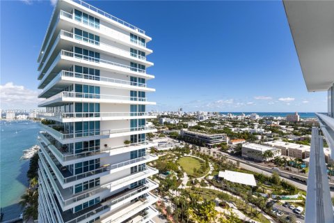 Condo in Miami Beach, Florida, 2 bedrooms  № 2086341 - photo 26