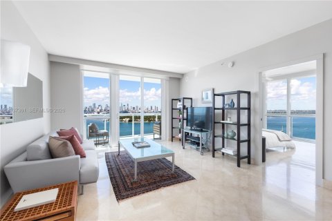 Condo in Miami Beach, Florida, 2 bedrooms  № 2086341 - photo 3