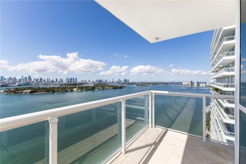 Condo in Miami Beach, Florida, 2 bedrooms  № 2086341 - photo 6