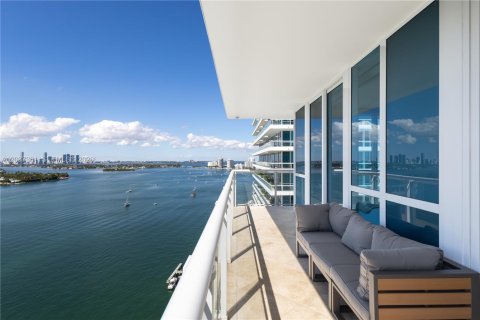 Condo in Miami Beach, Florida, 2 bedrooms  № 2086341 - photo 13