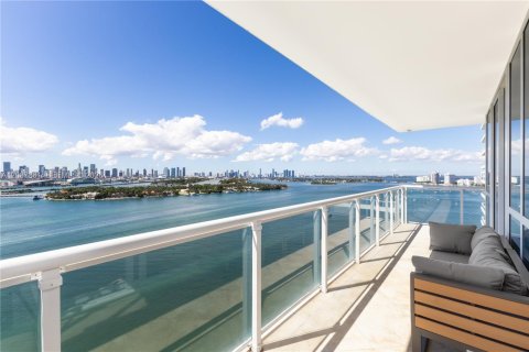 Condo in Miami Beach, Florida, 2 bedrooms  № 2086341