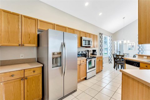Casa en venta en Kissimmee, Florida, 5 dormitorios, 209.49 m2 № 1903551 - foto 16