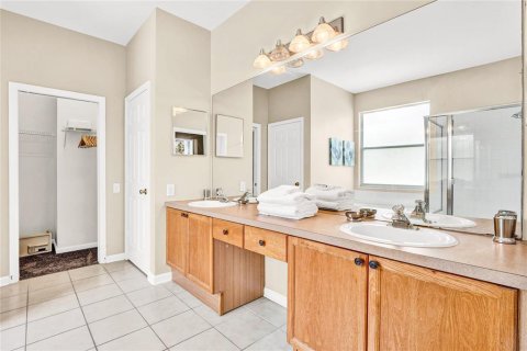 Casa en venta en Kissimmee, Florida, 5 dormitorios, 209.49 m2 № 1903551 - foto 10