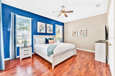 Casa en venta en Kissimmee, Florida, 5 dormitorios, 209.49 m2 № 1903551 - foto 4