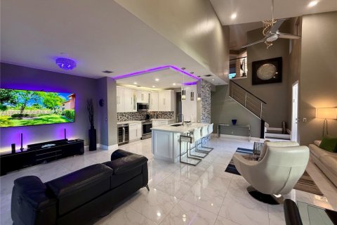 Townhouse in Coral Springs, Florida 3 bedrooms, 150.78 sq.m. № 2026631 - photo 15