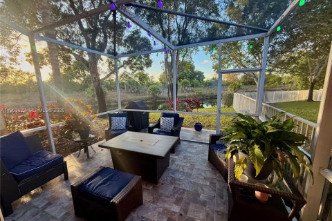 Townhouse in Coral Springs, Florida 3 bedrooms, 150.78 sq.m. № 2026631 - photo 9