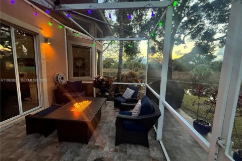 Townhouse in Coral Springs, Florida 3 bedrooms, 150.78 sq.m. № 2026631 - photo 10