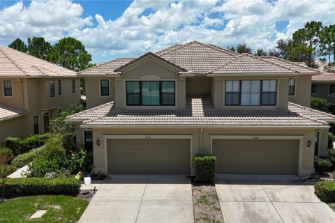 Townhouse in Seminole, Florida 3 bedrooms, 209.03 sq.m. № 2287327
