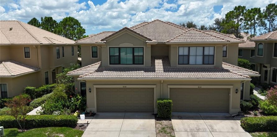 Adosado en Seminole, Florida 3 dormitorios, 209.03 m2 № 2287327