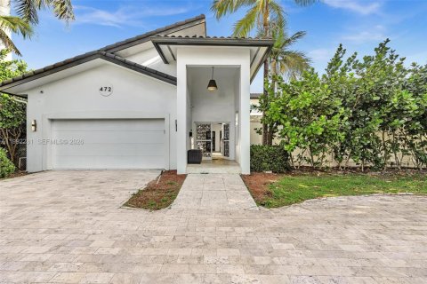 House in Hallandale Beach, Florida 7 bedrooms, 344.11 sq.m. № 2255658 - photo 2