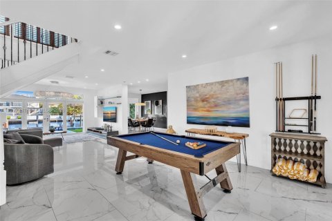 House in Hallandale Beach, Florida 7 bedrooms, 344.11 sq.m. № 2255658 - photo 8