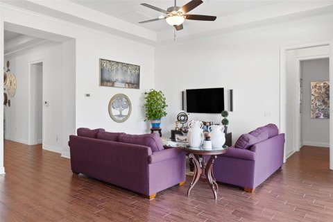 House in Orlando, Florida 4 bedrooms, 309.55 sq.m. № 2203929 - photo 15