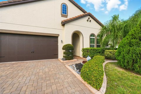 House in Orlando, Florida 4 bedrooms, 309.55 sq.m. № 2203929 - photo 4