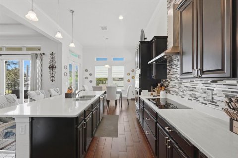 House in Orlando, Florida 4 bedrooms, 309.55 sq.m. № 2203929 - photo 21