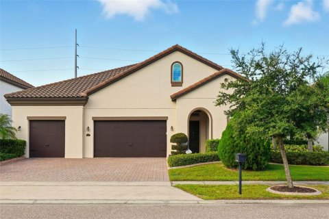 House in Orlando, Florida 4 bedrooms, 309.55 sq.m. № 2203929