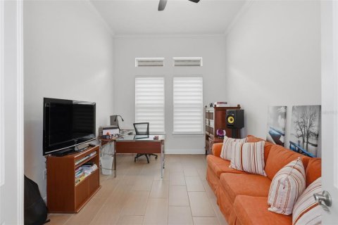 House in Orlando, Florida 4 bedrooms, 309.55 sq.m. № 2203929 - photo 7