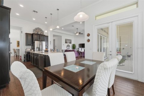 House in Orlando, Florida 4 bedrooms, 309.55 sq.m. № 2203929 - photo 29