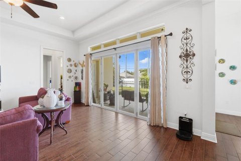 House in Orlando, Florida 4 bedrooms, 309.55 sq.m. № 2203929 - photo 13