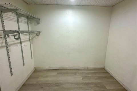 Купить кондоминиум в Халландейл-Бич, Флорида 1 спальня, 29.73м2, № 2005725 - фото 6