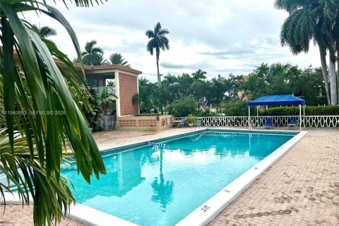 Купить кондоминиум в Халландейл-Бич, Флорида 1 спальня, 29.73м2, № 2005725 - фото 12