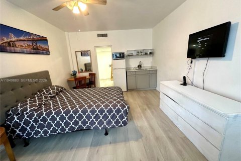 Купить кондоминиум в Халландейл-Бич, Флорида 1 спальня, 29.73м2, № 2005725 - фото 2