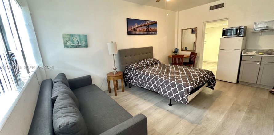 Кондоминиум с 1 спальней в Халландейл-Бич, Флорида № 2005725