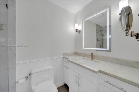 House in Miami, Florida 4 bedrooms, 140.47 sq.m. № 1891942 - photo 26