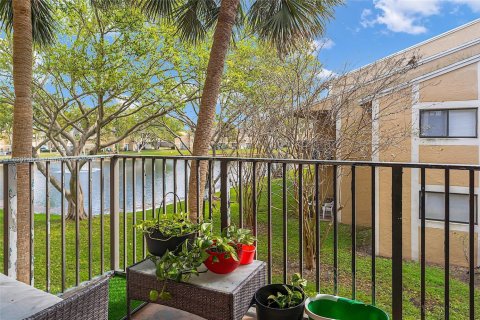 Condo in Pembroke Pines, Florida, 2 bedrooms  № 1779552 - photo 24