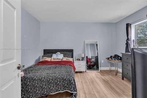 Condo in Pembroke Pines, Florida, 2 bedrooms  № 1779552 - photo 19