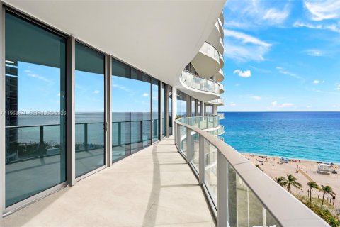 Condo in Sunny Isles Beach, Florida, 2 bedrooms № 2030146 - photo 24