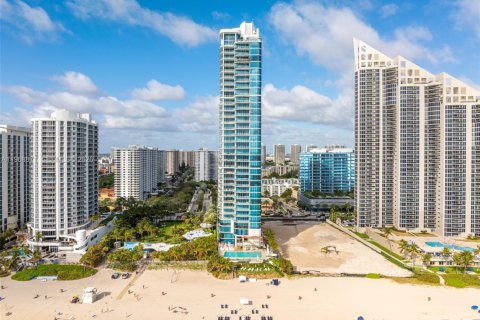 Condo in Sunny Isles Beach, Florida, 2 bedrooms № 2030146 - photo 30