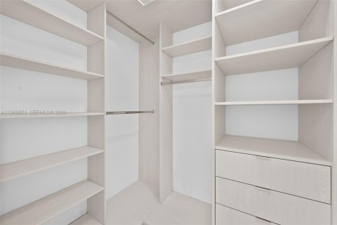 Condo in Sunny Isles Beach, Florida, 2 bedrooms № 2030146 - photo 14