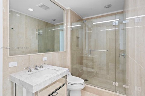 Condo in Sunny Isles Beach, Florida, 2 bedrooms № 2030146 - photo 21