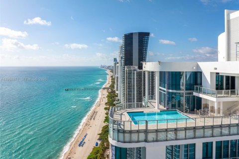 Condo in Sunny Isles Beach, Florida, 2 bedrooms № 2030146 - photo 26